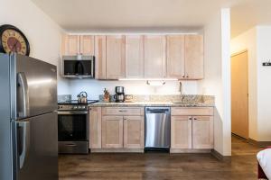 Studio wKitchen 2nd Floor #213 at Donner Lake Village