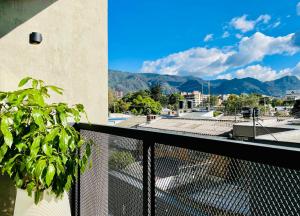 Wynwood House Stylish Loft in El Polo Modern & Central Stay