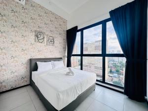 MMM New 2BR or 3BR Homey Getaway stay 7 to 10 pax at Urban Suites, Georgetown by URBAN STAYCATION LOD COSY