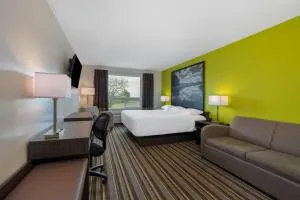 Super 8 by Wyndham Winnipeg East MB - Steinbach