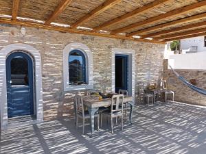 1875 panoramic stone house