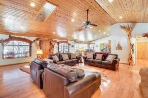 Ski, Hike and Golf Pinetop Cabin with Fire Pit! - Pinetop