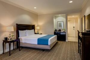 King Studio Suite - Disability Access room in Ayres Hotel Huntington Beach/Fountain Valley