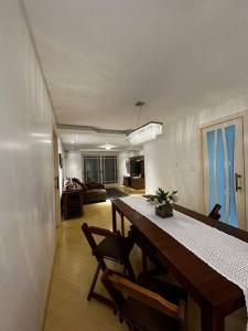 apartamento em bairro nobre suíte com ar condicionado e banheira com hidromassagem