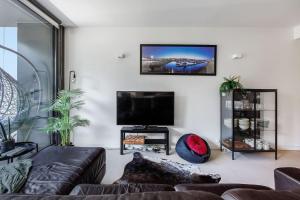 Yarra Mirage - Urban Chic meets Cosy Retreat