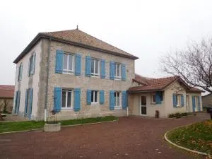 Maison Typique avec Jardin, Près Chemin Historique et Loisirs - Animaux Acceptés - FR-1-611-30 - Trampot