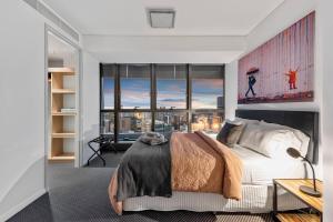 Skyhigh Executive! ~ 2Bed2Bath1CarViews ~ CBD