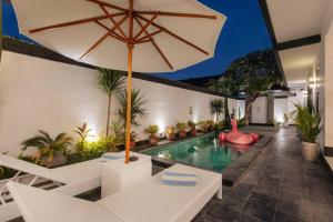 Villa Sri, Seminyak - 3 Bedroom Stylish Pool Villa!