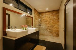 Biệt Thự 3 Phòng Ngủ (Three-Bedroom Villa)