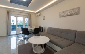 Beautiful Apartment In Porec With Wi-fi