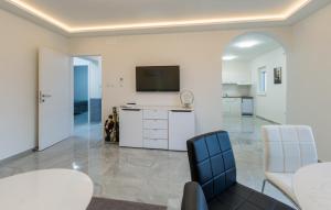 Beautiful Apartment In Porec With Wi-fi