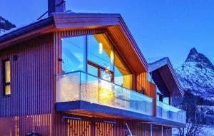 Nice Home In Straumgjerde