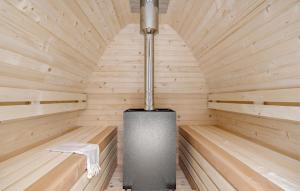 Amazing Home In Ebeltoft With Kitchen