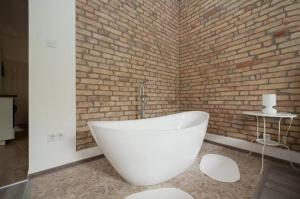 Elizabeth Boulevard Apartment