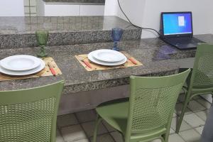 Apartamento a 130 metros da Praia, e Piscina na Cobertura do Prédio