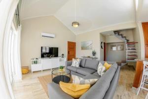 Corte Sea A302, Luxury Penthouse