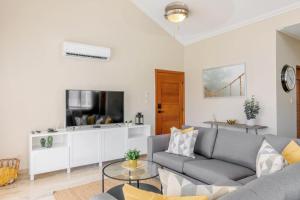 Corte Sea A302, Luxury Penthouse