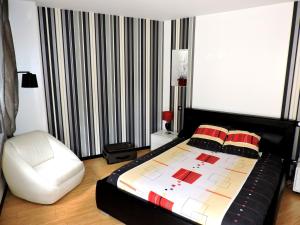 Hotels La Gourmandine : photos des chambres