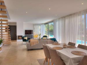 Villa familiale pour 8 à La Cadière-dAzur - FR-1-770-21