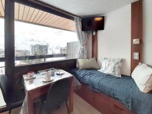 Studio rénové 3 pers, balcon sud-ouest, au pied des pistes - FR-1-344-1206