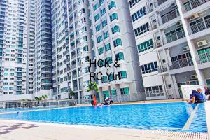 Lovely Family Suites at Razak City by HCK