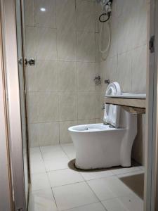 Meaco Royal Hotel - Valenzuela