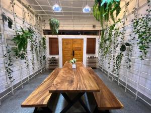 4 Bedroom House with Beautiful Rooftop near BTS Ekkamai