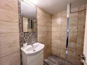 WSD Lux Cozy 1BD Apt Athens Business University