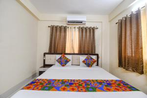 FabHotel New Annapurna Plaza - Nr Axis Mall
