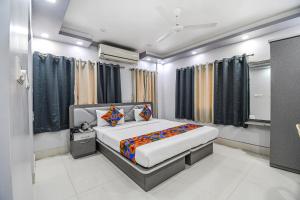FabHotel New Annapurna Plaza - Nr Axis Mall