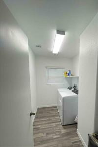 New,and Modern Home close to the strip