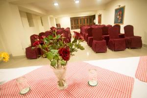 Central Hill Resort The Mall Road