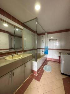 Riverbank Suite @ Waterfront KCH