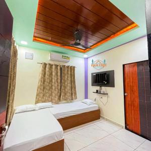 THE PALM UNITY HOME STAY