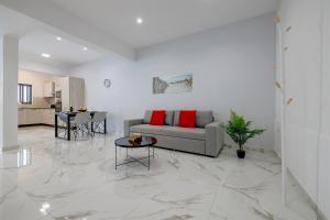 Sliema 2BR Great Location with Terrace