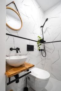 NEW! High-street stylish flat (NDK) FREE Parking