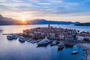 City Center Pelavin Mir