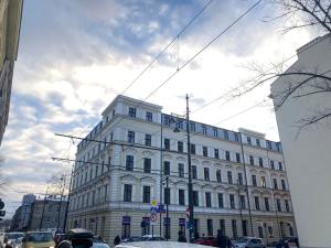 77 Apartament Reinholda Finstera