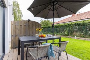 Solo na wyspie, blisko morza Sobieszewo