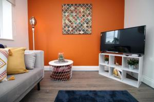 Charming 2-Bed Escape in Vibrant Cardiff