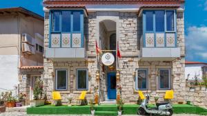 Lamur Hotel