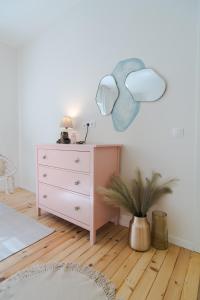 Little Perfection - Super King Size Bed - WiFi 200 Mbp