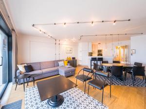 Apartment with two terraces and sea view