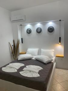 Little Yard Studios & Apartments #7