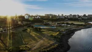 Vintage, amplio y luminoso cerca del río!