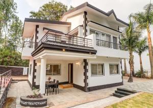 Esperanza Villas with Free Breakfast, Swimming Pool and Valley View