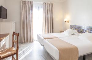 Twin Room room in Playa de la Luz