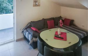 1 Bedroom Amazing Apartment In Sibenik