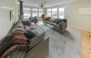 Cozy Home In Fjällbacka With Kitchen - 4hvězdičkové hotely ve městě Fjällbacka