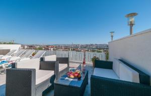 One-Bedroom Apartment In Solin